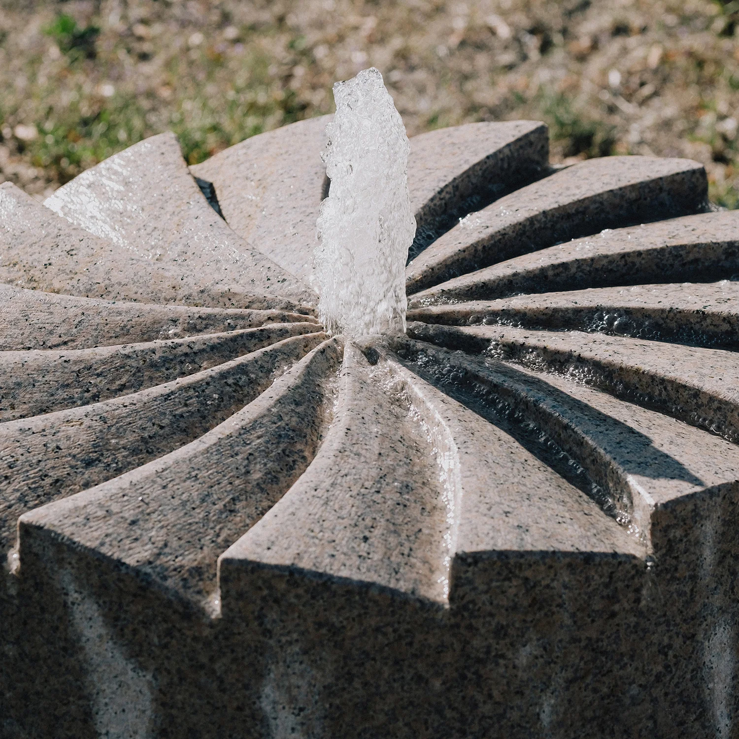 Pinwheel Millstone Fountain - Image 4